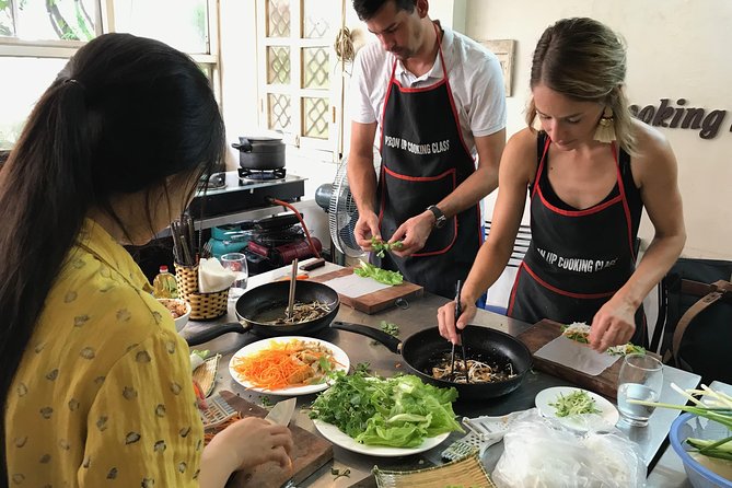 5 Traditional Dishes Hanoi Cooking Class with Market Trip - Meeting in Hanoi’s Old Quarter: fast start, easy location