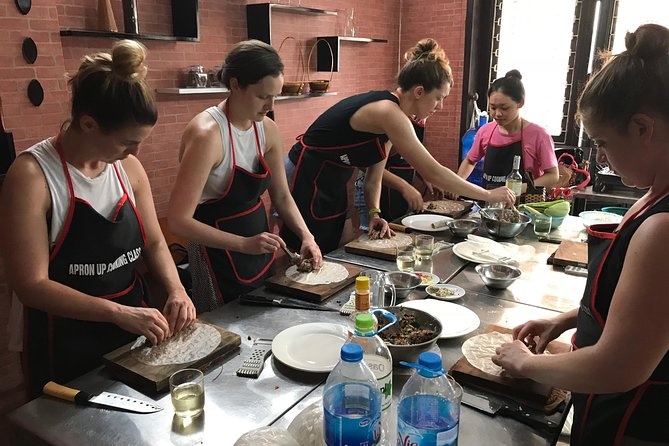 5 Traditional Dishes Hanoi Cooking Class with Market Trip - Papaya salad: balancing sweet, sour, and crunch