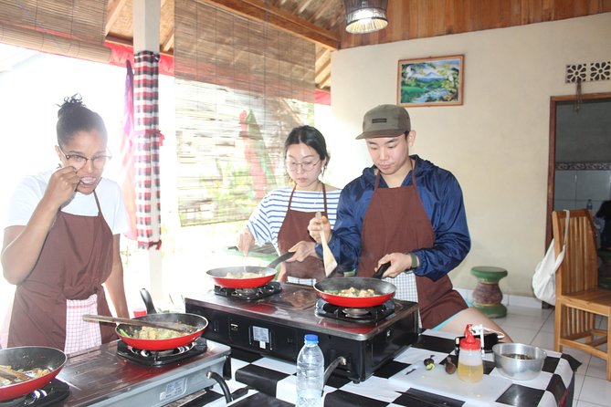Afternoon Cooking Class & Making Bali Offering with Dinner - Where the meal lands: dinner at the family house