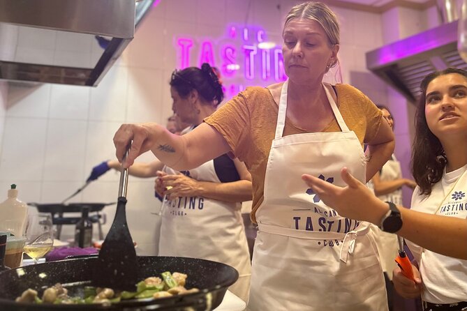Alicante Paella Cooking Class, Tapas, Drinks and Marketplace - Mercat Central dAlacant: where your paella starts
