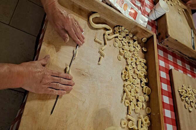 Apulian cooking class and typical dinner - Trulli di Alberobello and the vineyard aperitif