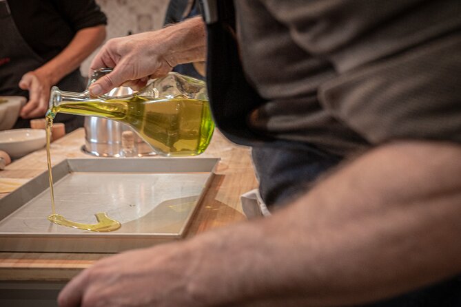 Autenthic ligurian Cooking Class Kochkurs - Genoese Focaccia: The Crunch-Soft Balance