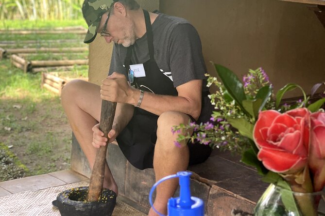 authentic Balinese organic cooking class in Ubud - At the Family Farm: Learning What Organic Means for Spices