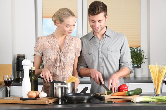 Authentic Cooking Class & Taj Mahal Tour from Delhi (All-Inclusive) - Taj Mahal morning: what the guide adds beyond the photos