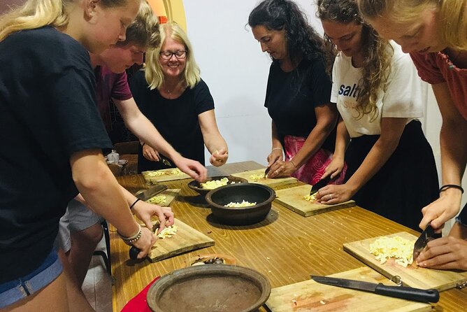 Authentic Sri Lankan Cooking Class in Kandy with Local Family - Key highlights you should know