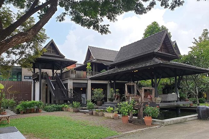 Baipai Thai Cooking School: Authentic Cooking Class Tour - Hotel pickup, meeting point reality, and finding the school
