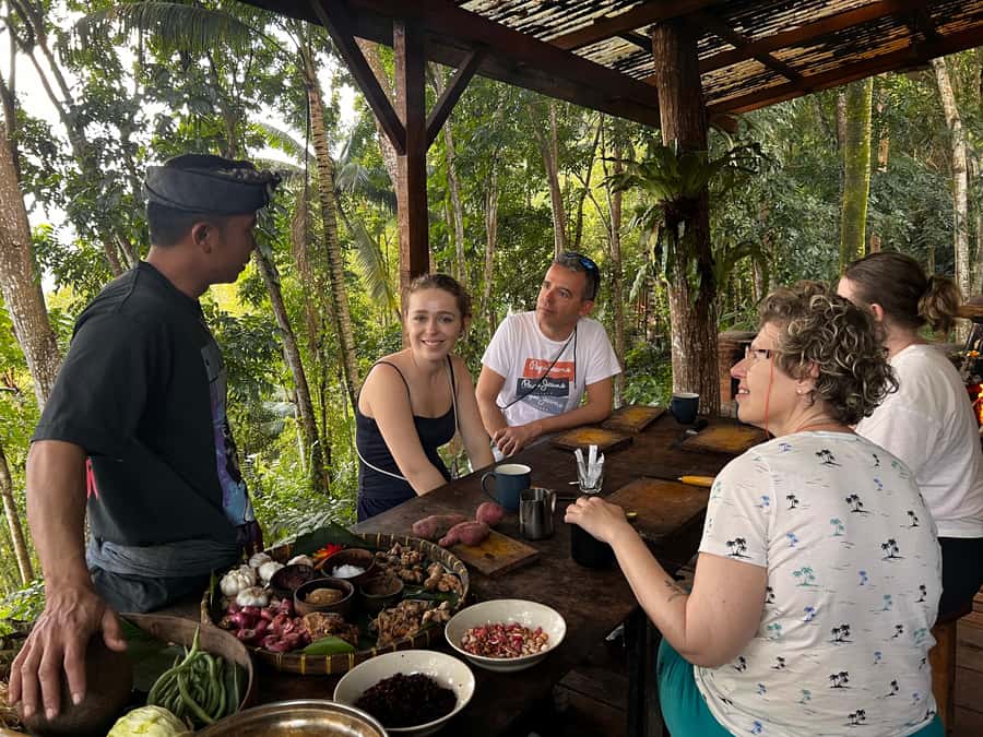 Bali: Cooking Class with 5 Balinese Dishes - Ketut (and the Team) Teaching Style: Small Group, Big Attention