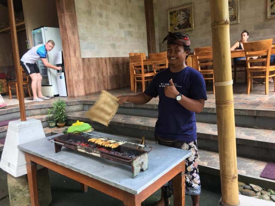 Bali : Experiences of Ubud Paon Cooking Class - Ubud Market Meet-Up: choosing herbs, spices, and meat (8 am option)