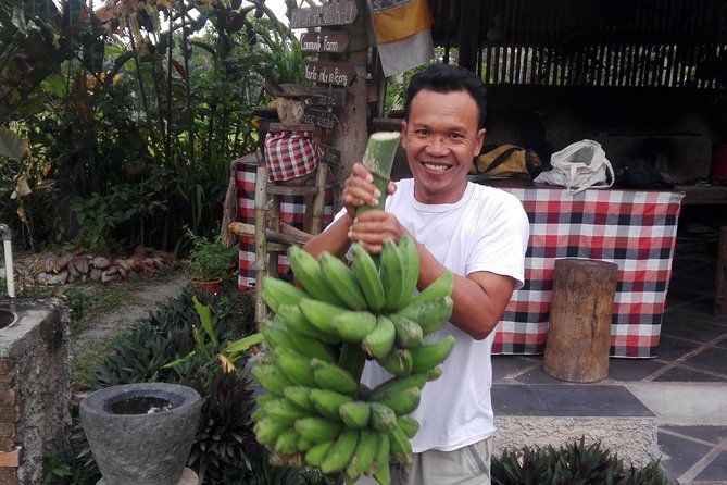 Balinese Cooking Class at Organic Farm - Eating your communal lunch in a gubuk hut