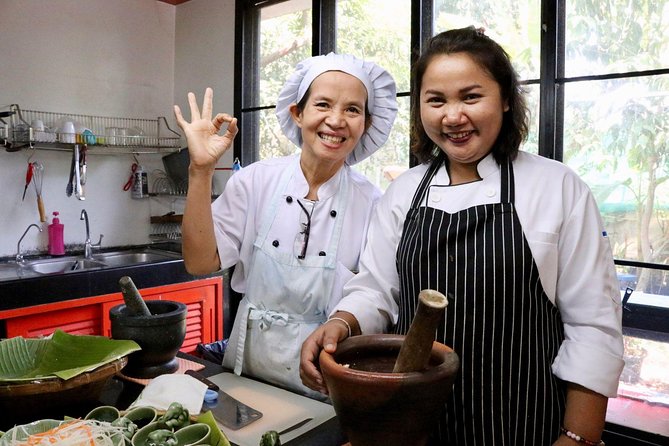 Bangkok Market Tour & Thai Cooking Class with Boat Ride with Aoy - Price and value: is $199 per person worth it?