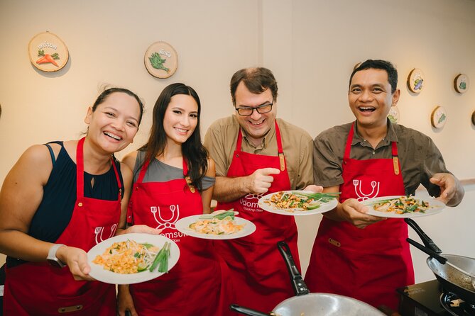 Bangkok Udomsuk Thai Cooking Class with local market tour - Key highlights at a glance
