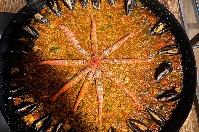 Barcelona Authentic Paella and Sangria Cooking Class - Paella with cava: the start that sets the tone