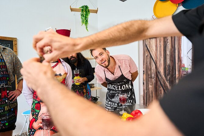 Barcelona Paella Cooking Class with Market Visit, Tapas & Sangria - Meeting at GAB and planning your 3-hour window