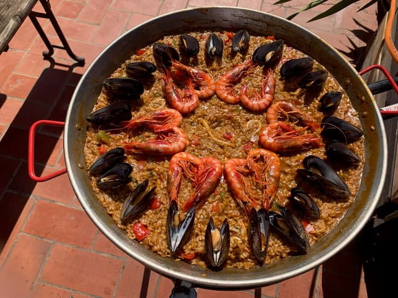 Barcelona: Paella Seafood Master Cooking Class with Sangria - Your 2.5 Hours: From Champagne to Seafood Paella Dinner