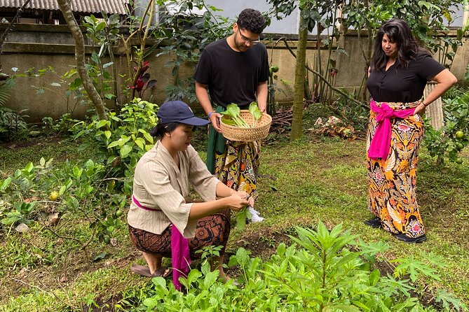 Be a real Balinese with Traditional Balinese Cooking Class - Tirta Empul Purification: A Private Ritual With Clear Rules