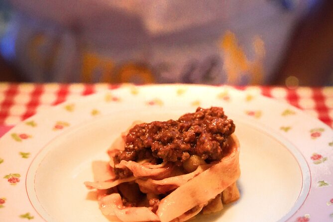 Bologna: Tagliatelle & Ragù Home Cooking Class with wine - Bolognese ragù, step by step: the sauce that makes Bologna pasta sing