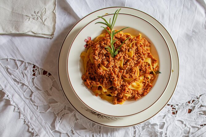 Bolognese Cooking Class with Margherita in the Historic Center - Practical Tips: Meeting Point, Stairs, and How to Prepare