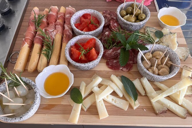 Cagliari Cooking Class: Sardinian Ravioli, Wine & Local Flavors - The antipasto and wine part: where Sardinian flavors set the table
