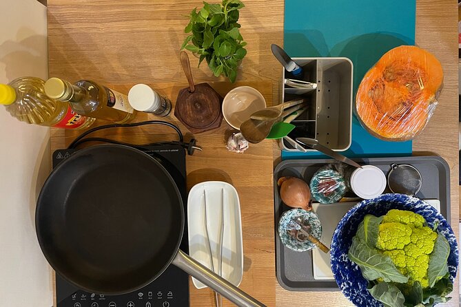 Capo Market Tour and Sicilian Cooking Class - Entering Capo Market the right way: picking ingredients first