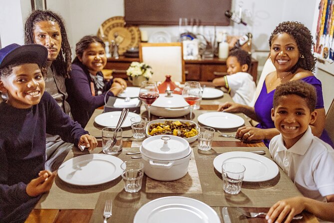 Caribbean Cooking Class in Aruba - Family-style dinner: the point where cooking turns into a meal