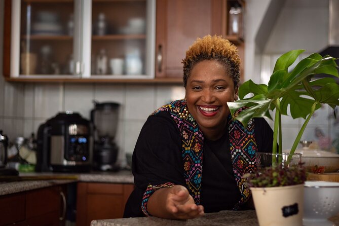 Caribbean Cooking Class in Aruba - The first 30 minutes: mocktail, music, and Caribbean food context