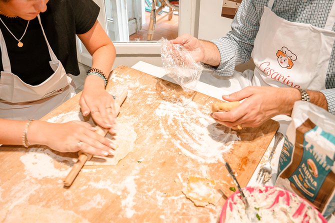 Cesarine: Home Cooking Class and Meal with a Local in Venice - Meeting in Rialto: arriving without stress