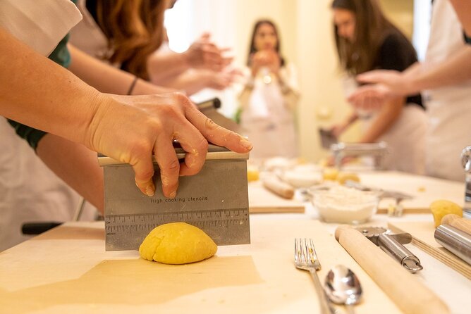 Cesarine: Home Cooking Class and Meal with a Local in Venice - What you’ll actually cook: cicchetti, fresh pasta, and dessert