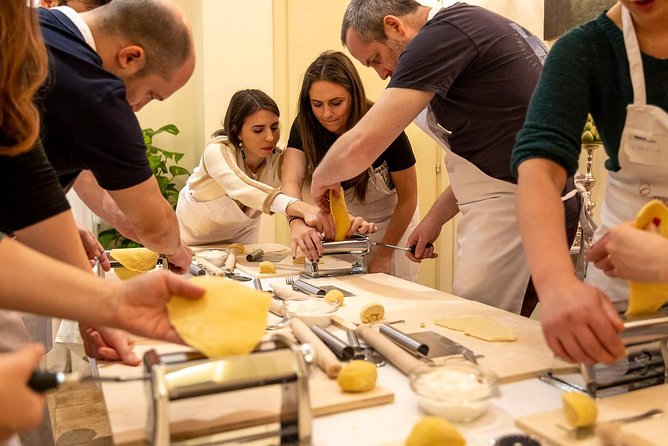 Cesarine: Home Cooking Class & Meal with a Local in Catania - Wine with the meal: tasting, not rushing