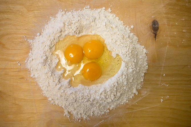 Cesarine: Home Cooking Class & Meal with a Local in Positano - Why a Positano home-cooking class beats eating out