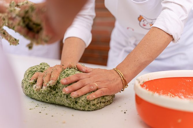 Cesarine: Market Tour & Cooking Class at Local's Home in Rome - The 10:00 am meeting point and what the timing buys you