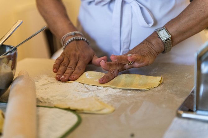 Cesarine: Small Group Market tour and Cooking class in Verona - Timing in Verona: the 5 hours promise and what to confirm