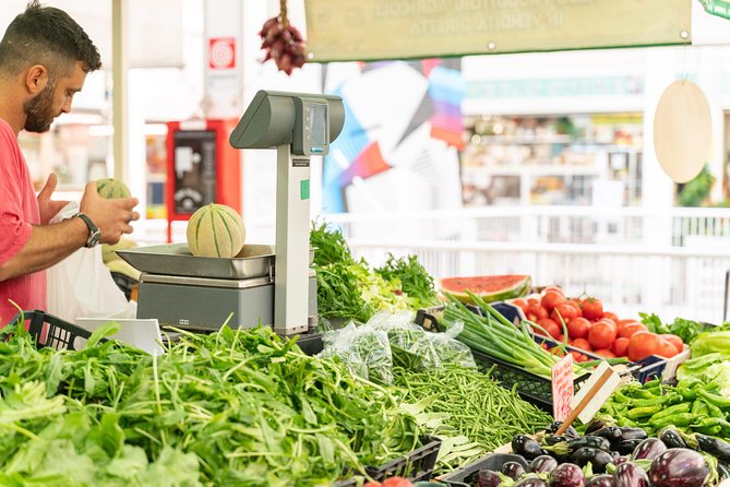 Cesarine: Small Group Market Tour & Cooking Class in Catania - Finding your start point in Catania (and why it matters)