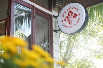 Chiang Mai Cooking Class - Siam Authentic Cooking Class - Getting There: Tha Phae Gate Is the Anchor