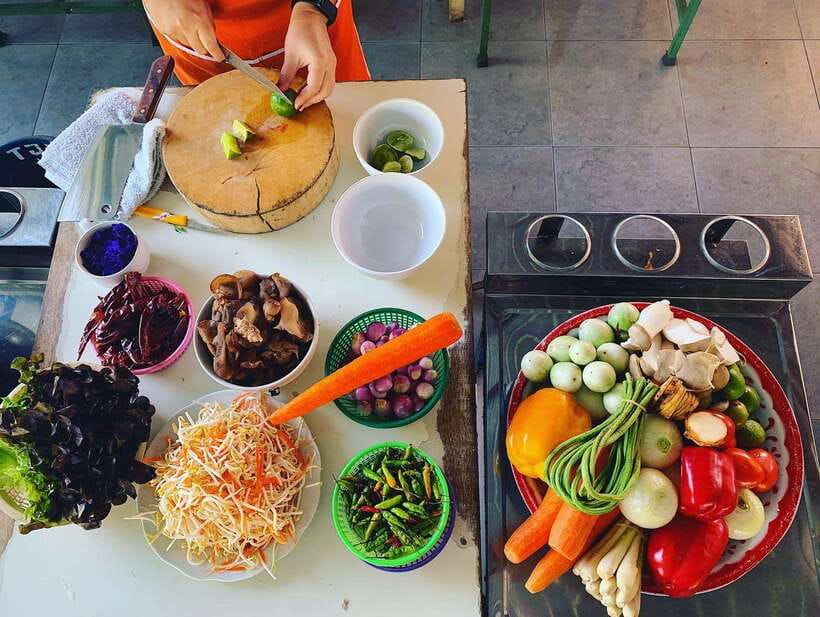 Chiang Mai: Half Day Cooking Class at Organic Farm - Vegetarian and vegan Thai cooking that still feels like Thai food