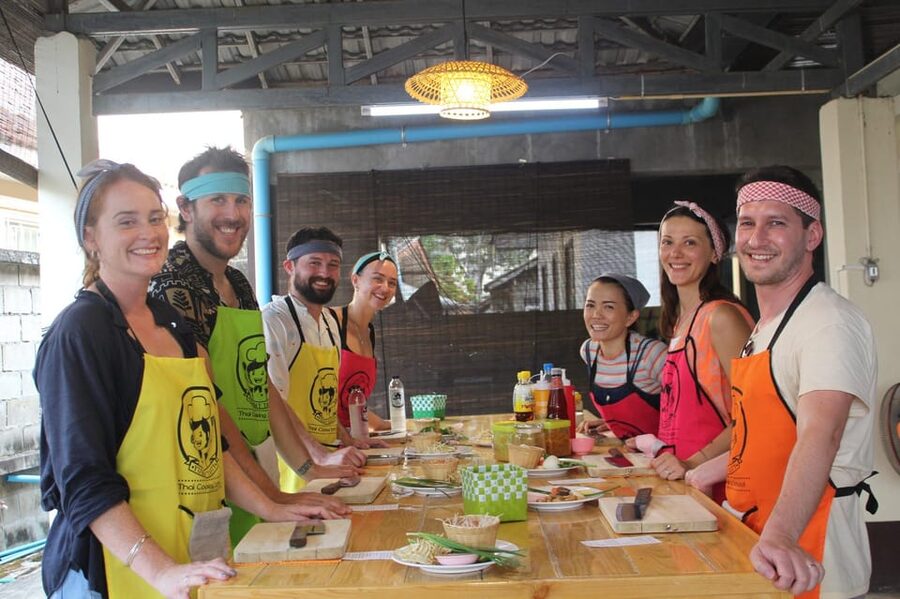 Chiang Mai: Half Day Morning Cooking Class with Market Tour - Cooking 5 Dishes: Step-by-Step Coaching, Not Confusing Chaos