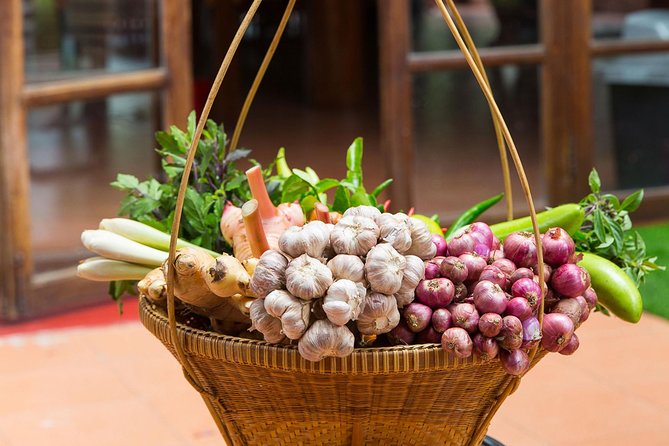 Chiang Mai Home Cooking Class with Garden Tour & Hotel Transfers - The Thai-Chinese flavors you’ll learn to control