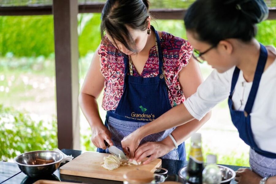 Chiang Mai: Local Northern Thai Cooking Class at Grandma's - Charcoal, stone milling, and coconut grating: the techniques you’ll remember