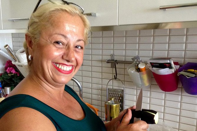 Cook with a Local: Private Home Cooking Class In Istanbul - Meeting at Traveling Spoon and Getting to the Kitchen