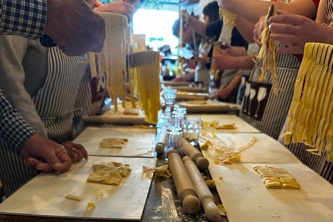 Cooking Class 2 Hour Spanish Steps - Fettucine and Tiramisù - Location and Timing: Meeting Point, Spanish Steps, and Day-Planning