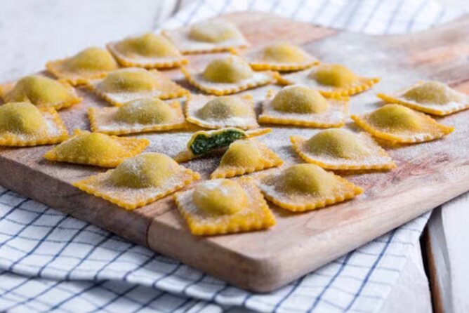 Cooking Class for Pasta Lovers in Florence Country House - Main Event: Choose Your Pasta and Match the Sauce