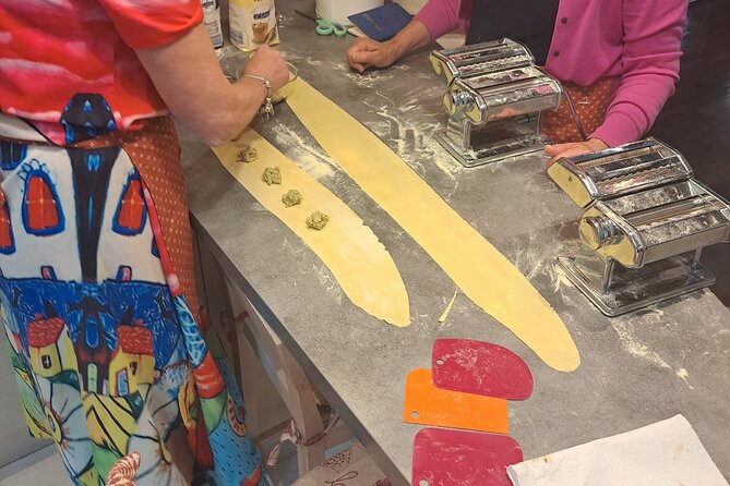 Cooking class in a garden: handmade pasta - Starting at 10:00: aperitifs, prosecco, and a table that sets the tone