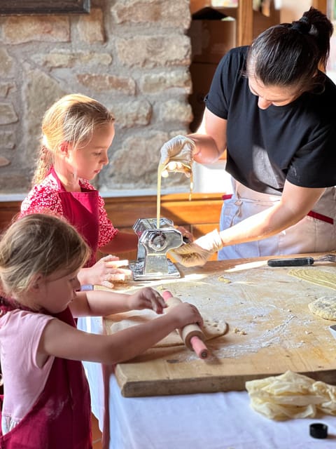 Cooking class in a private medieval village - The flow of the day: cooking time plus real downtime