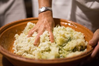Cooking Class in a Secret Courtyard - Culurgiones (Sardinian Pasta) - How the culurgiones lesson really plays out