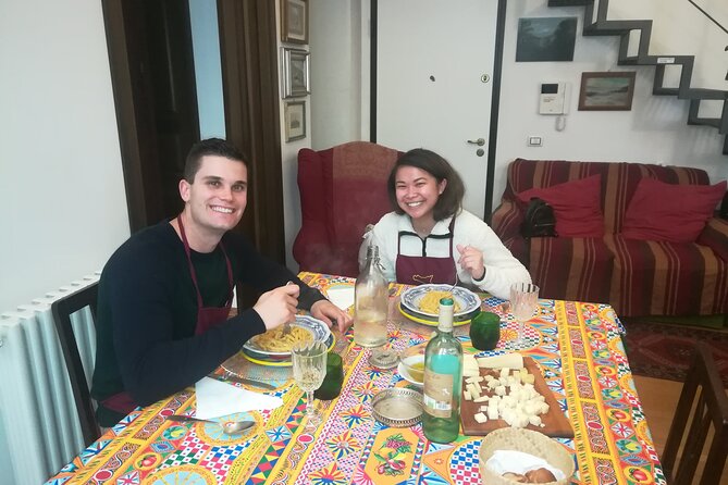 Cooking Class in a Sicilian countryhouse - The menu lesson: fresh pasta alla norma with garden basil