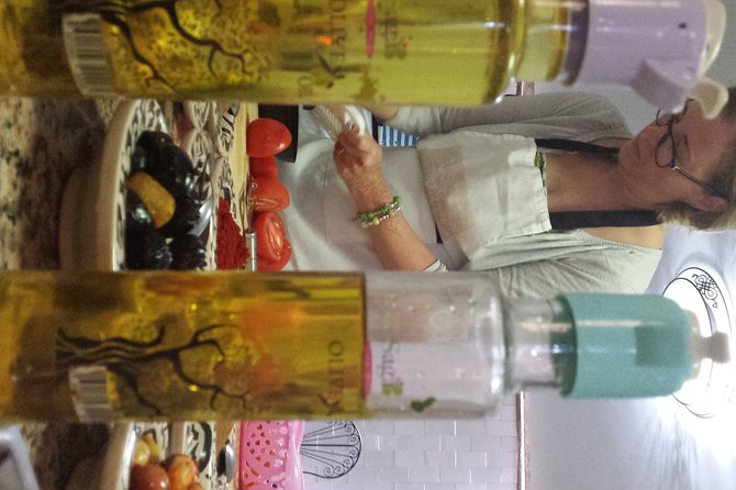 Cooking Class in Fez with familly - Choosing your dishes: tagines, salads, and bread skills