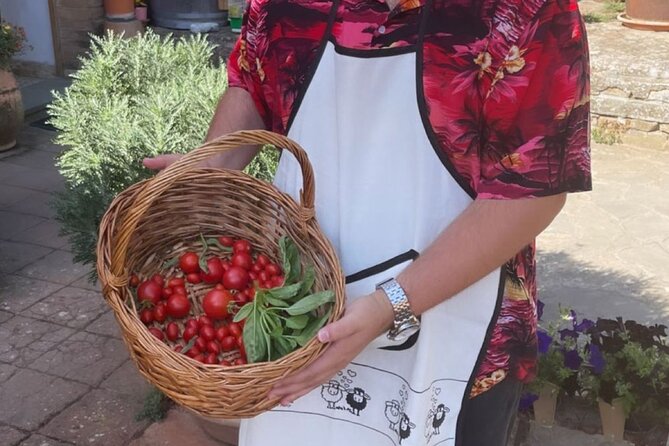 Cooking Class in Tuscany - Meet your chef: hands-on cooking with real locals