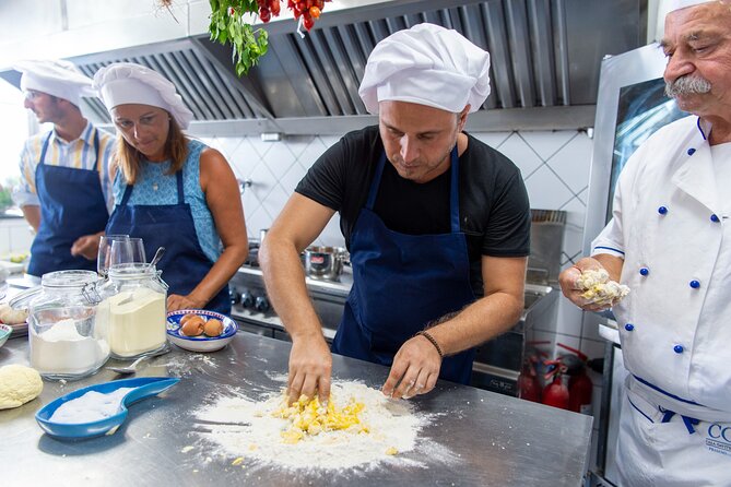 Cooking class: Pasta & Tiramisù with lunch in Amalfi Coast! - Breakfast and the first lesson: bruschetta basics that actually work
