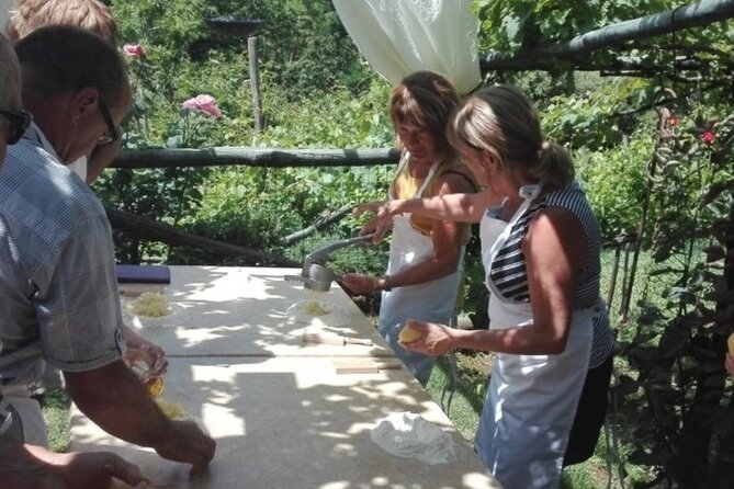 Cooking class: "Traditional dishes of the Mediterranean Diet" - Small group energy and why it can work for solo travelers