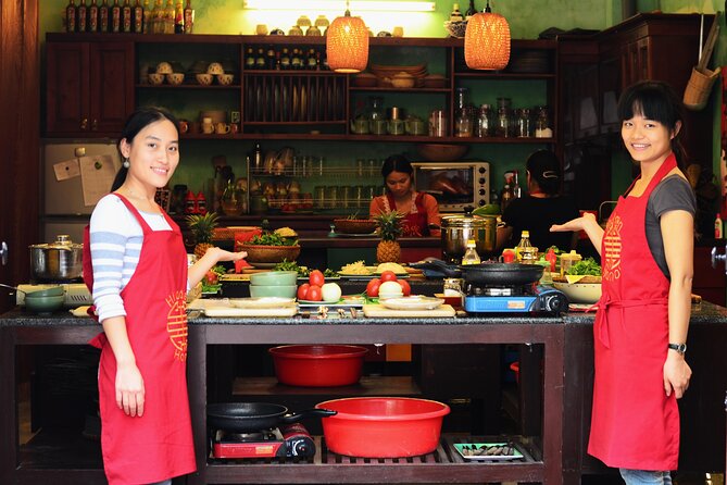 Cooking class with market visit - Why this Hanoi cooking class starts in the market