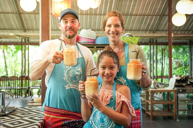 Cooking Class with Organic Farm in Chiang Mai at Mama Noi - Market time in Chiang Mai: learn the ingredient logic